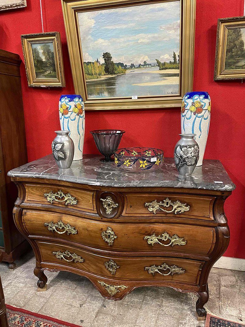 Commode ancienne.