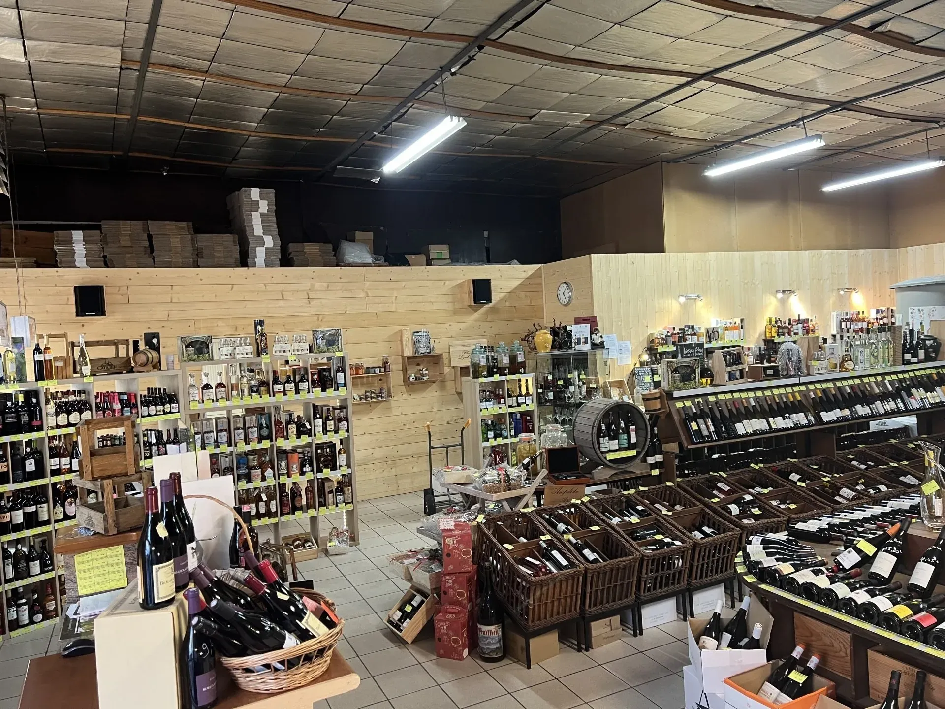 Vue d'ensemble de la cave à vins