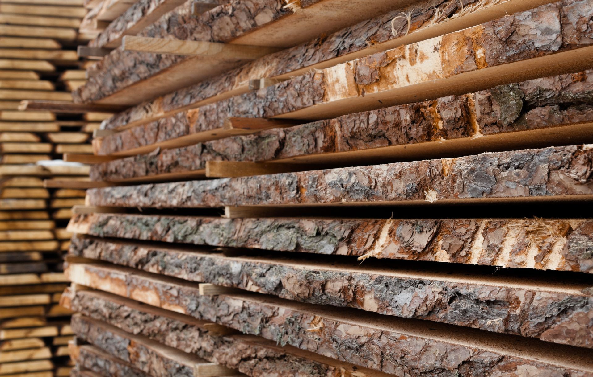 Des planches en bois non traitées