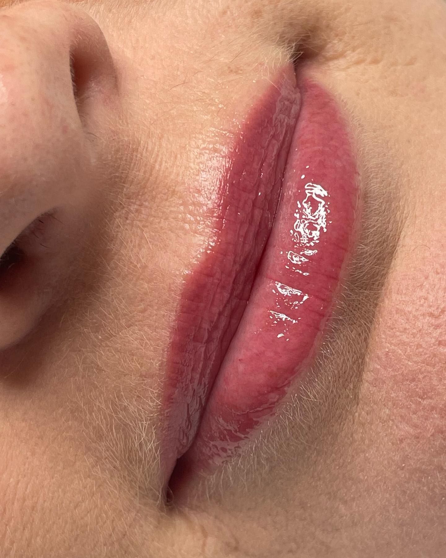 Rouge à lèvres semi-permanent