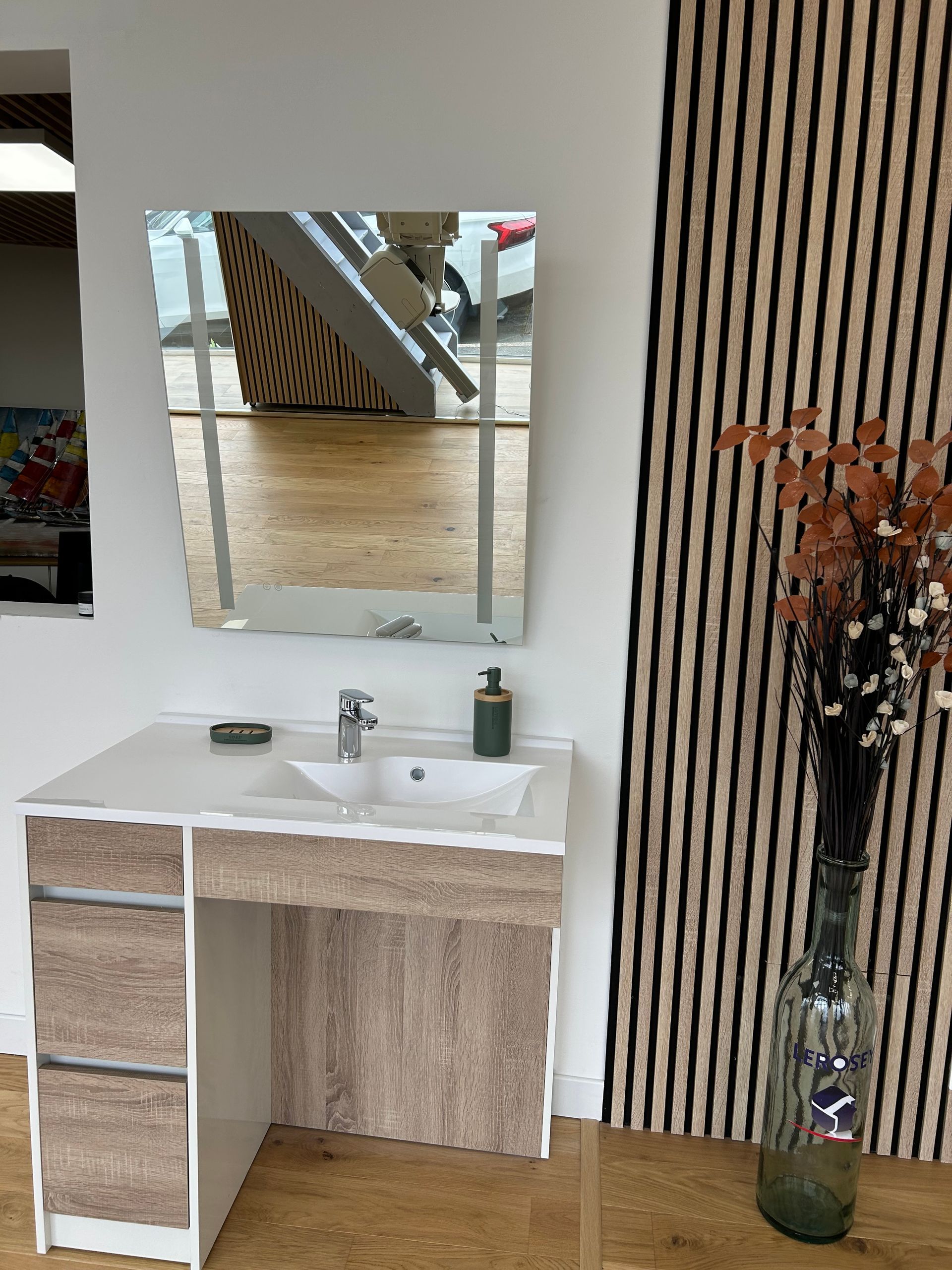 Meuble-lavabo moderne PMR.