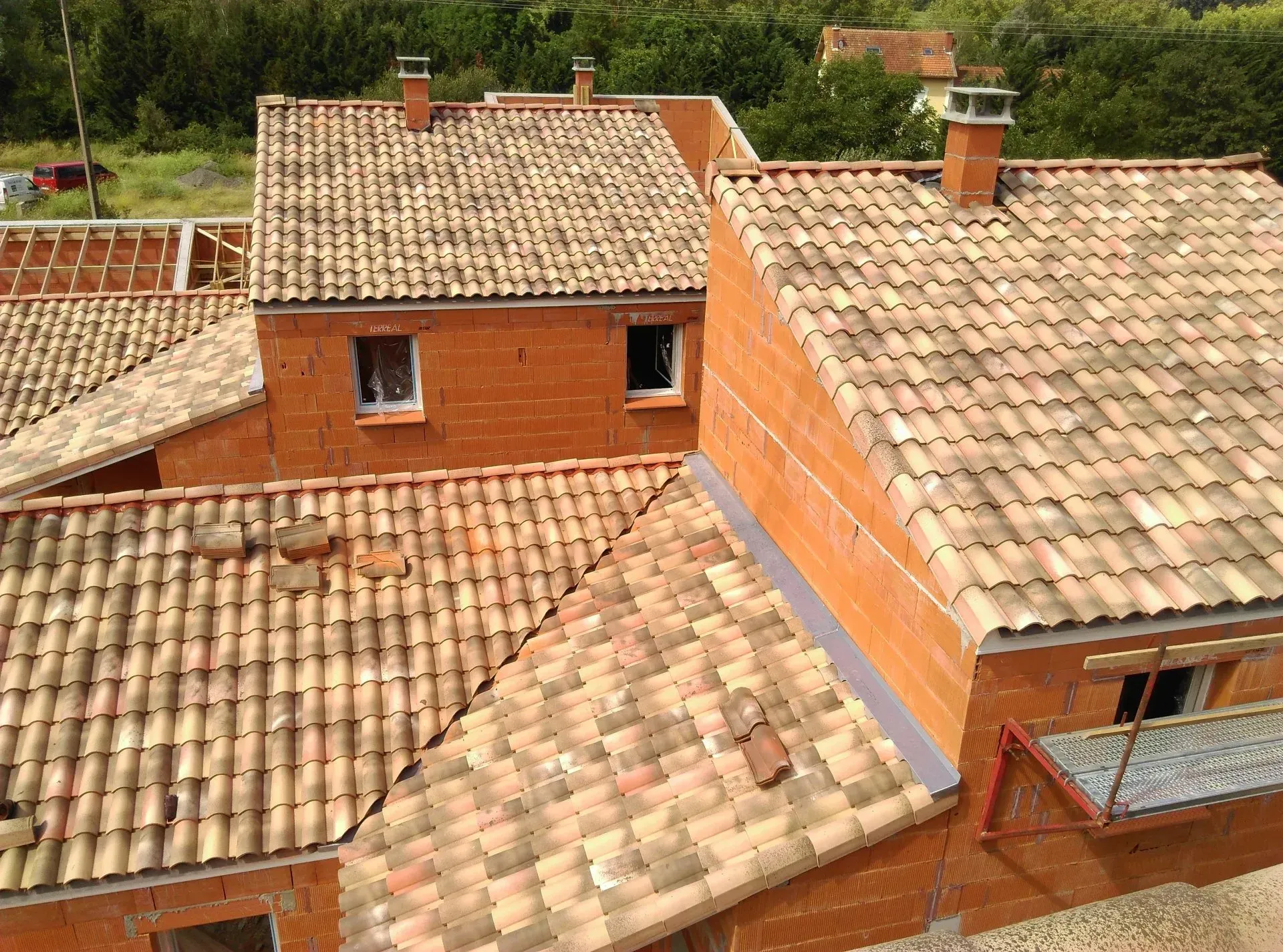 Réalisation d'une couverture sur une grande maison