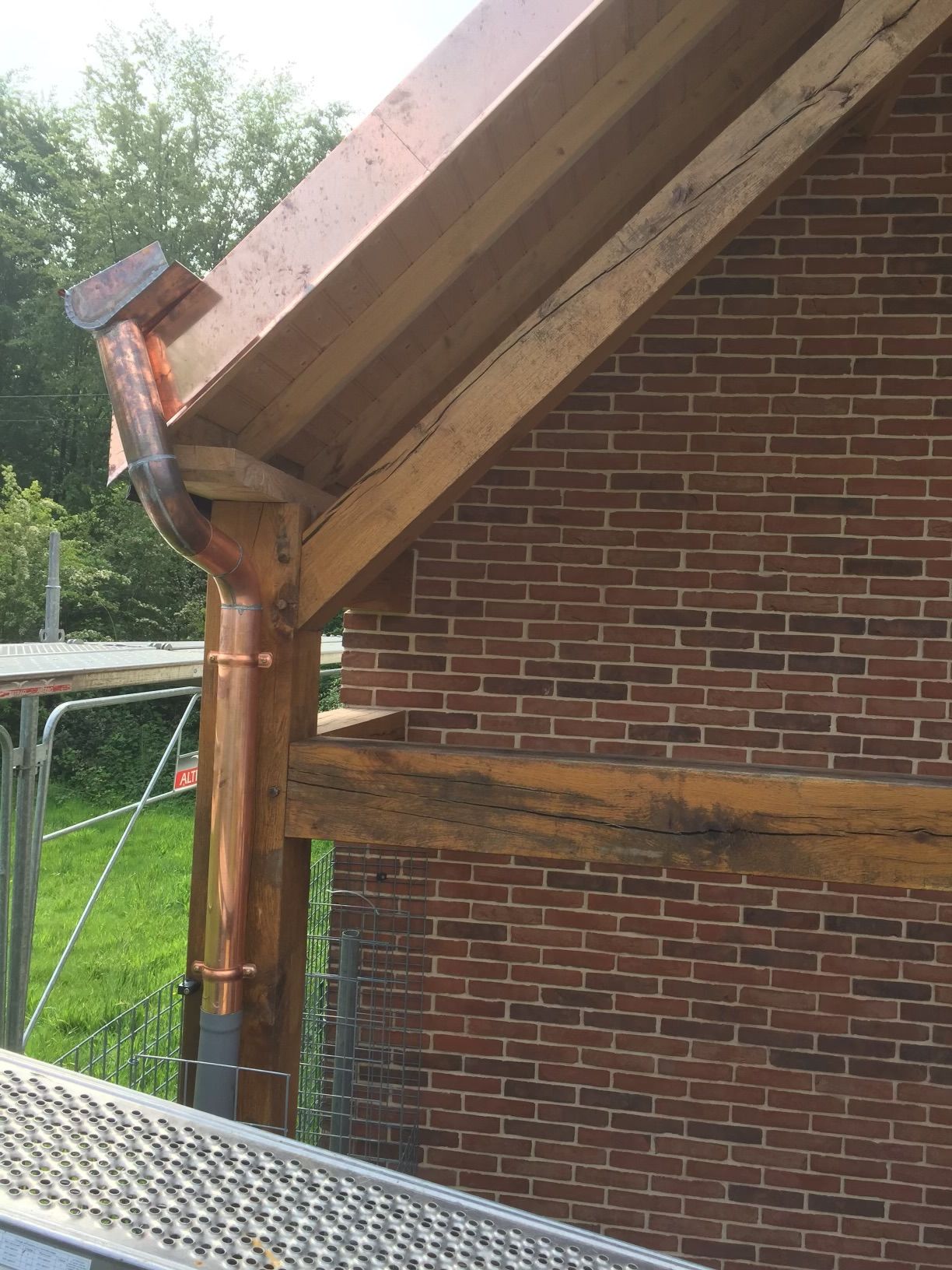 Gouttière en cuivre avec installation