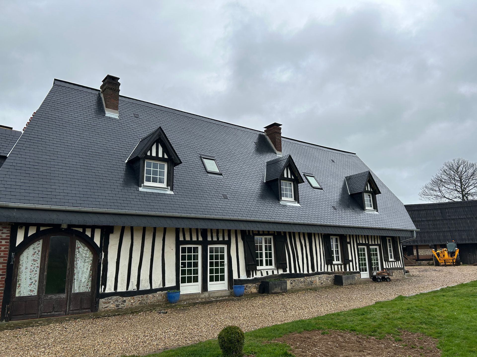 Après travaux de nettoyage et rénovation d'une maison