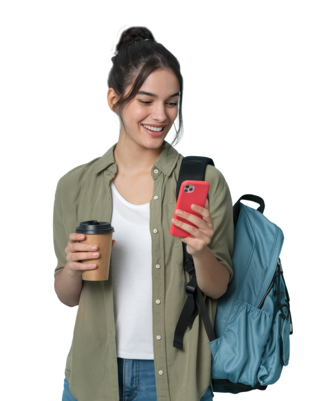 Une femme avec un sac à dos et un Smartphone dans la main.
