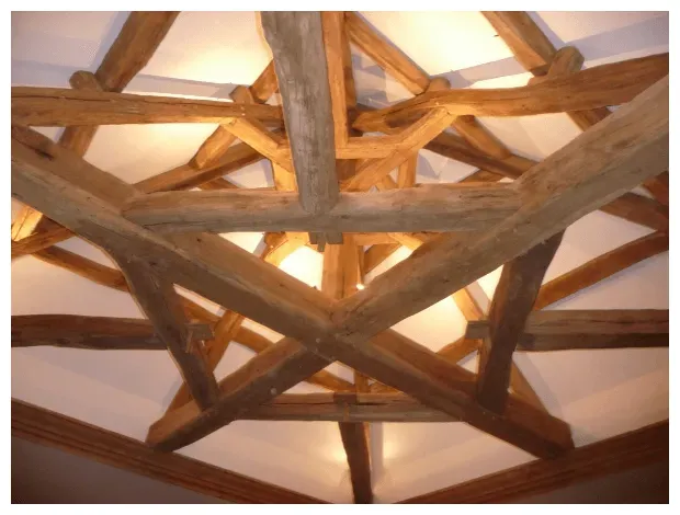 Charpente décorative Plafond en cathédrale
