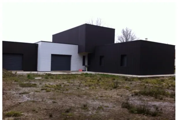 Maison en bois en cours de construction