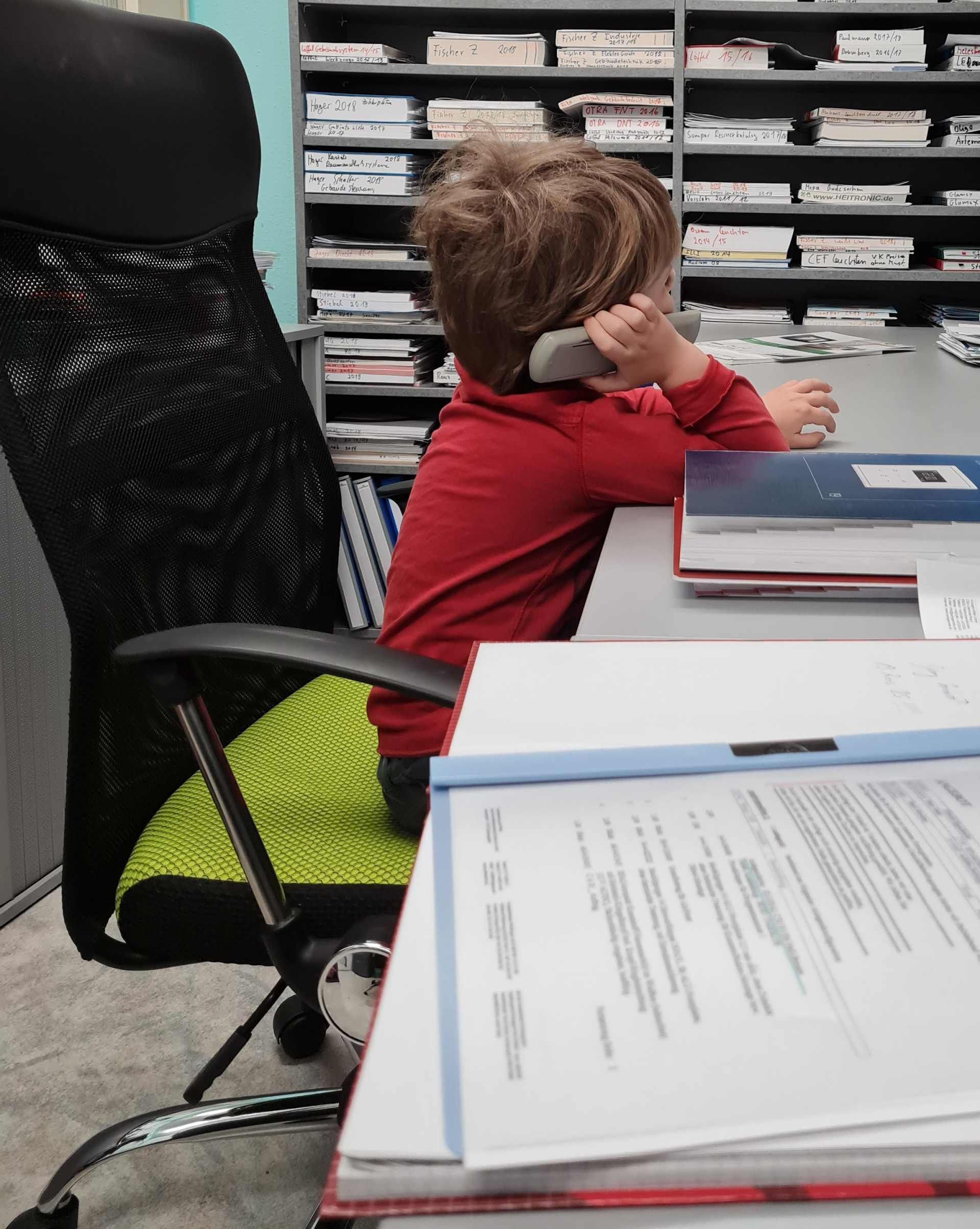 Elektro Roos, Mitarbeiter bei Schaltkasten
