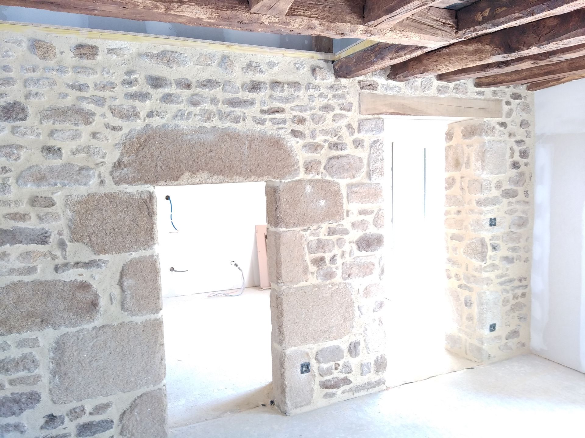 Rénovation murs pierres anciennes