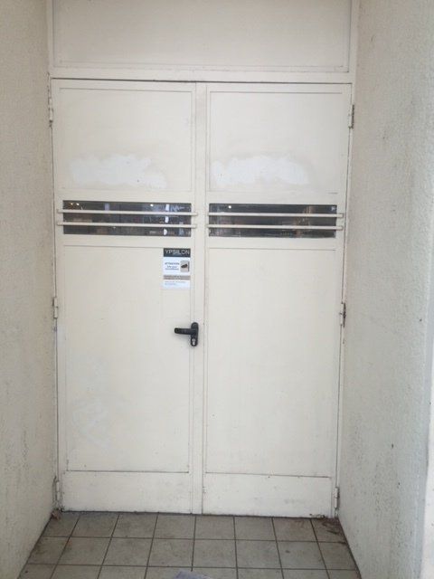 nettoyage de porte après