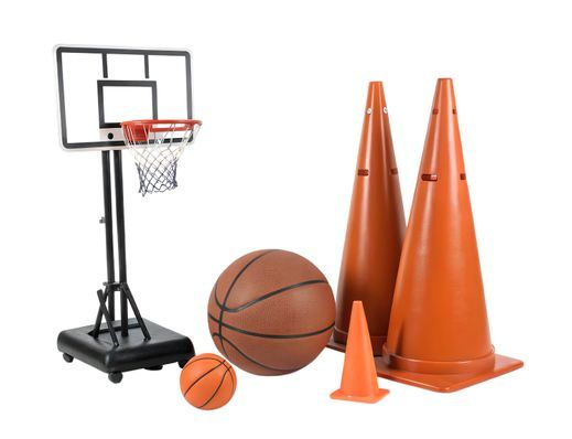 Équipement de jeux sportifs (plots, panier de basket…)