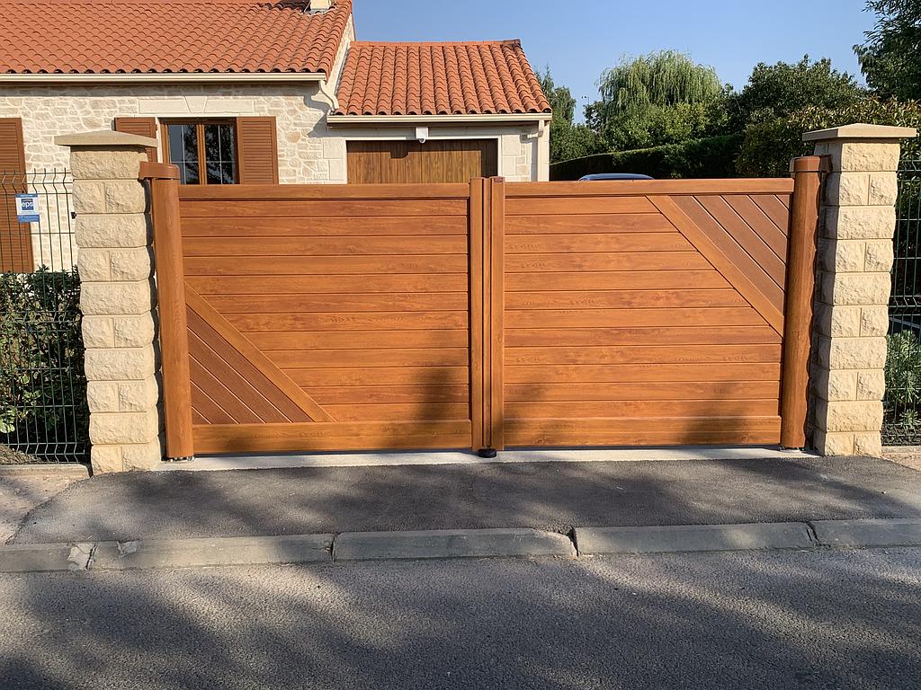 portail aluminium imitation bois