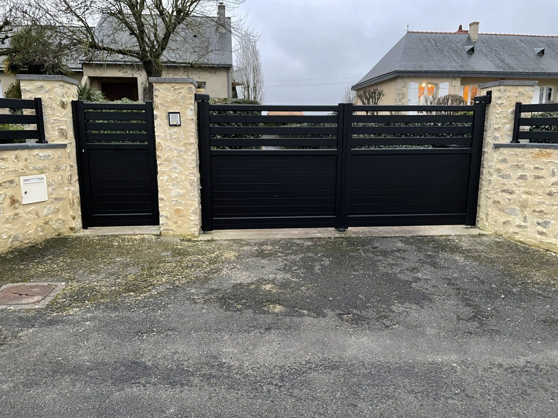 pose de portail et portillon alu