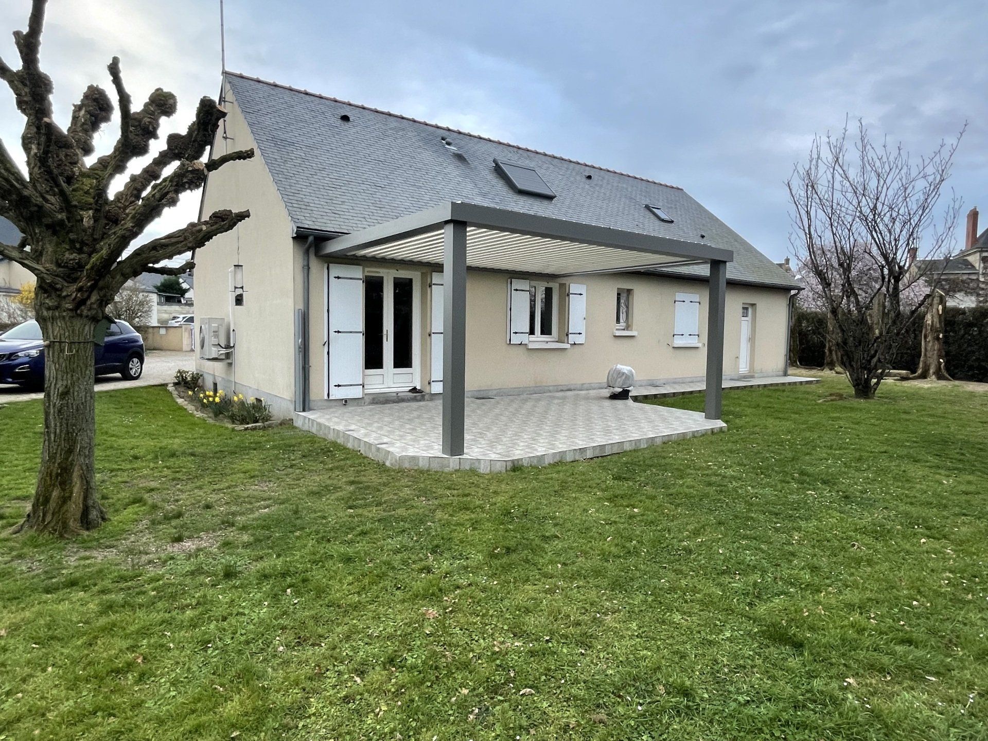 Installation pergola aluminium