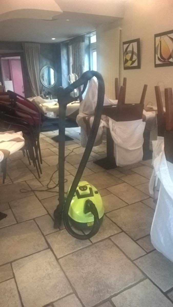 Nettoyage sol restaurant à la vapeur