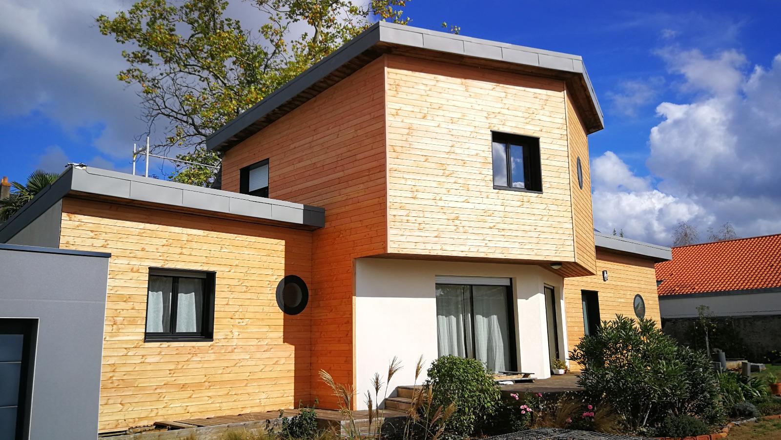 Maison en bois avec étage