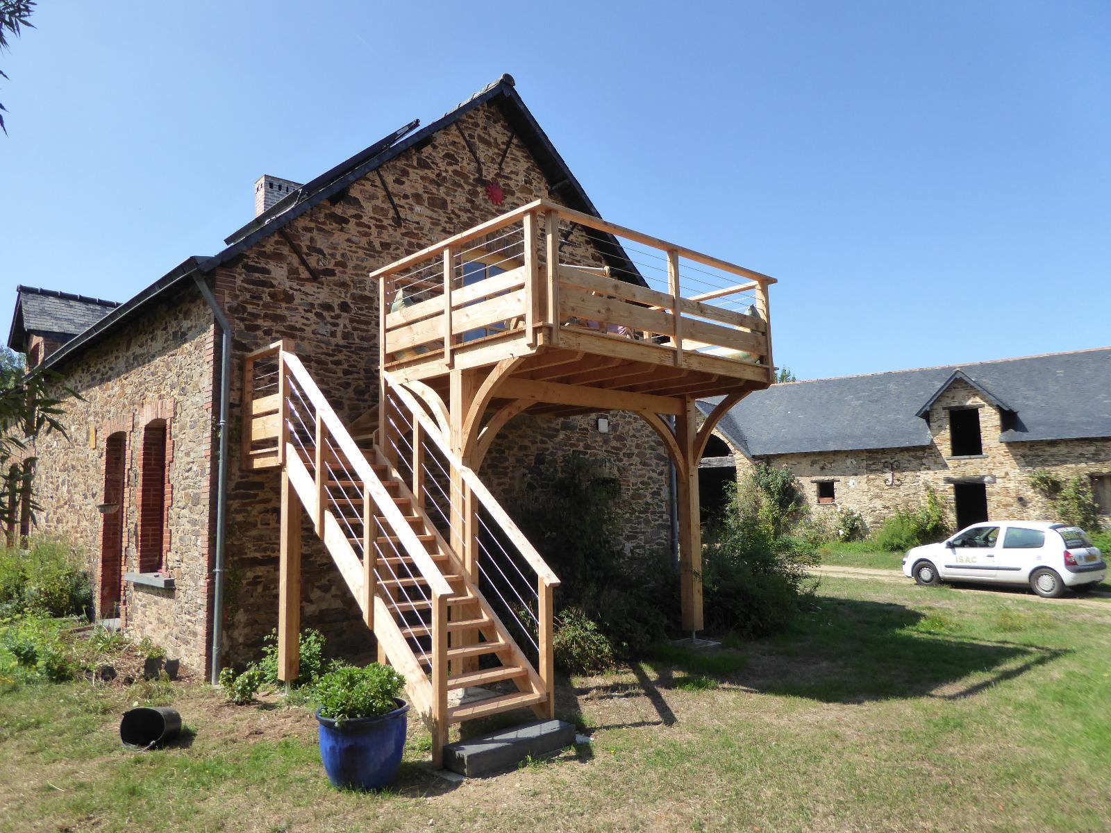 Construction d'un escalier et d'une terrasse
