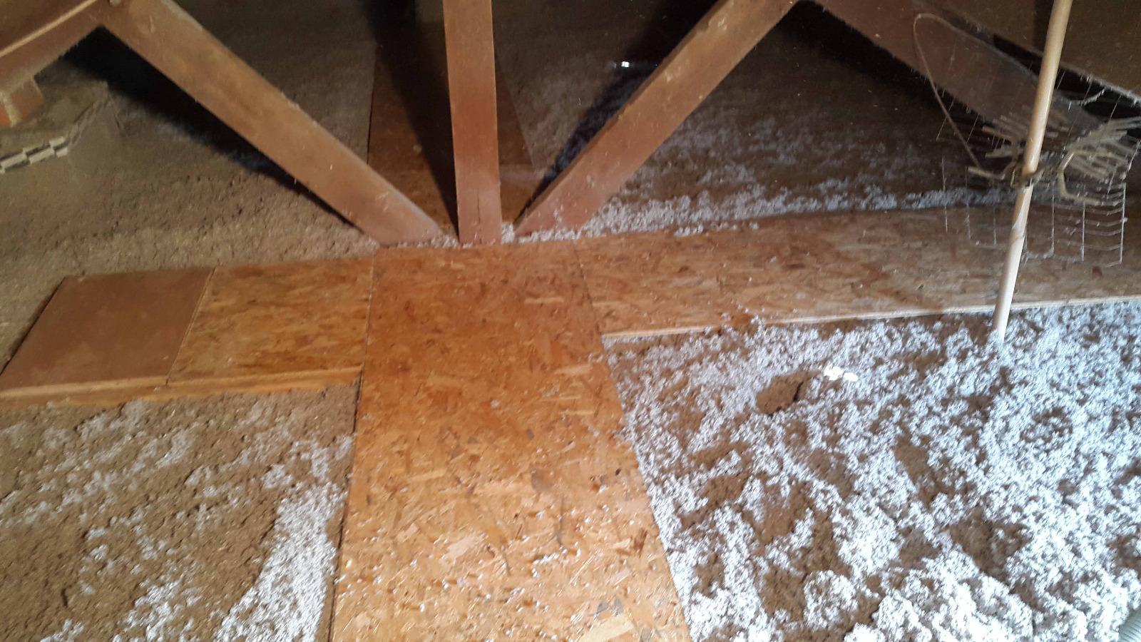 Isolation de combles par isolant soufflé