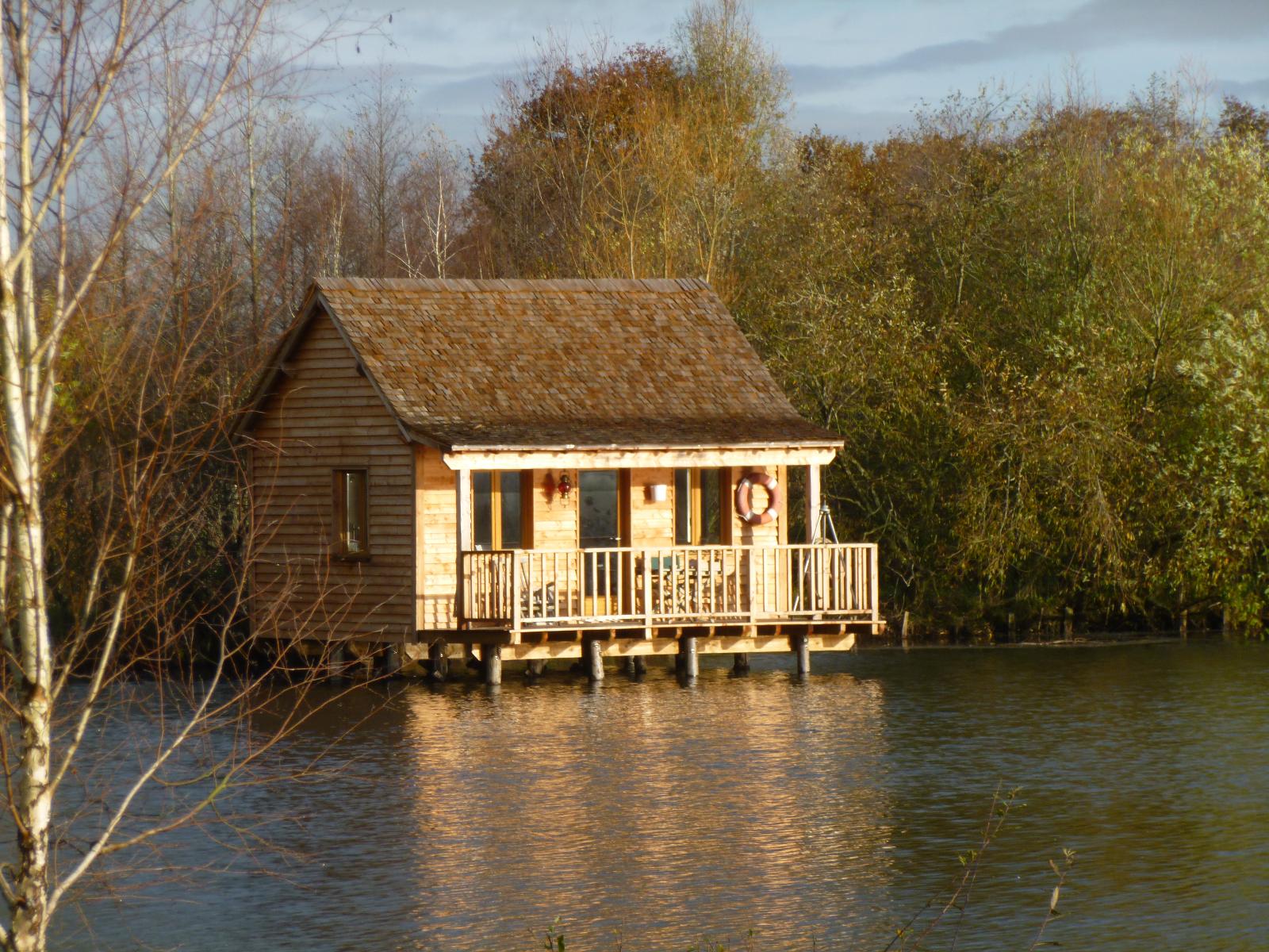 Construction d'une maison sur pilotis