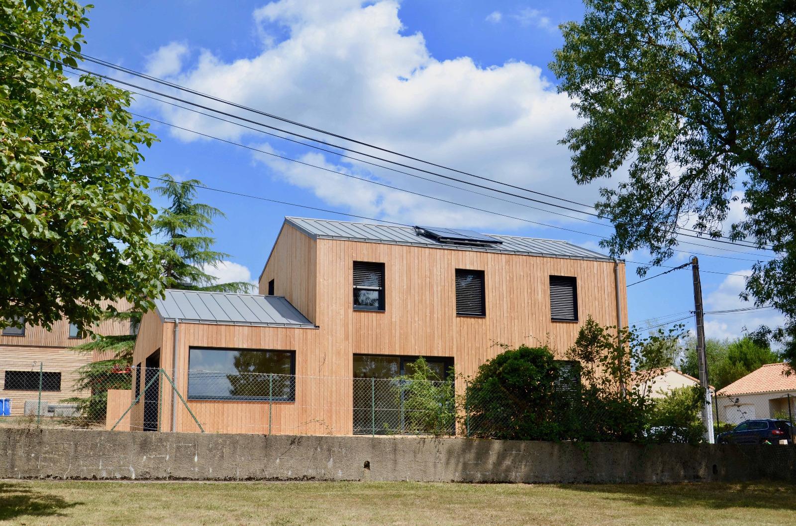 Grande maison claire en ossature bois