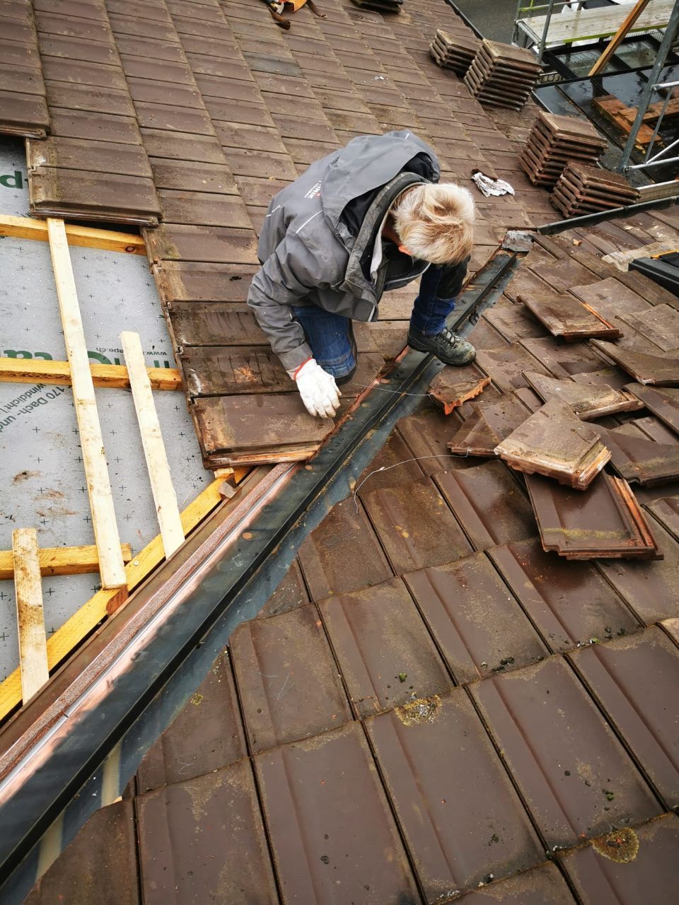 Marderschutz von der HTR PROTECT GmbH wird installiert