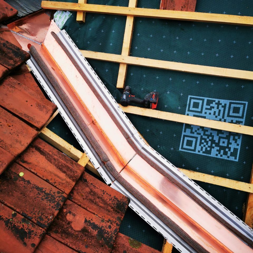 Marderschutz von der HTR PROTECT GmbH wird installiert