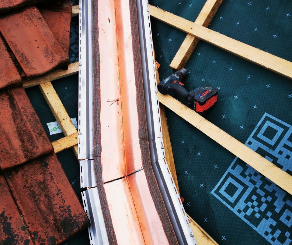 Marderschutz von der HTR PROTECT GmbH wird installiert