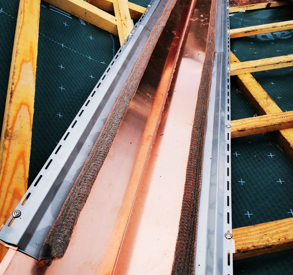 Marderschutz von der HTR PROTECT GmbH wird installiert