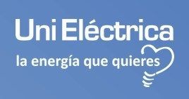 Un panel solar está situado encima de un techo de tejas.