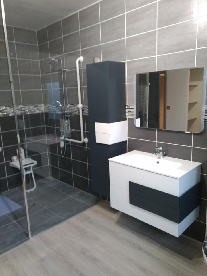 Une salle de bains ppur PMR