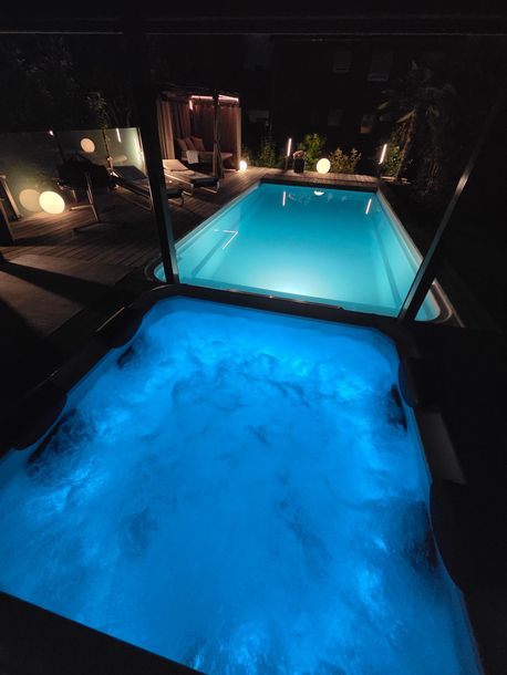 All-in Rhein-Main  Pool und Terrasse