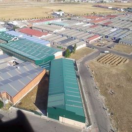 Una vista aérea de una gran zona industrial con muchos edificios.
