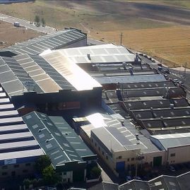 Una vista aérea de una gran zona industrial con muchos edificios.