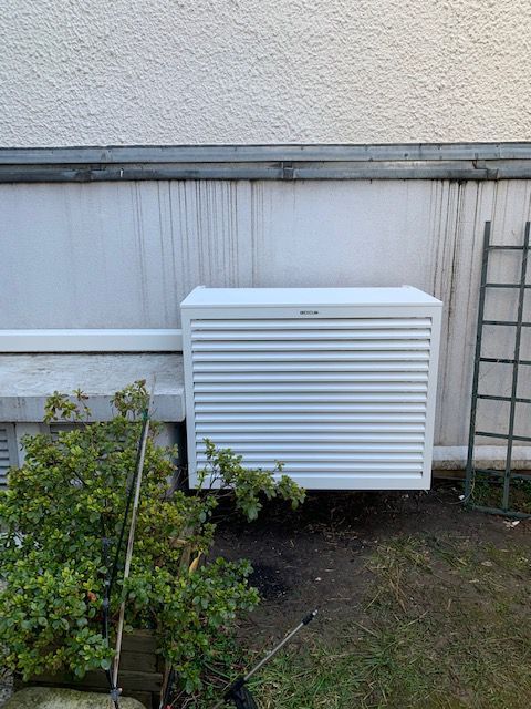 Unité extérieure recouverte d'un coffre