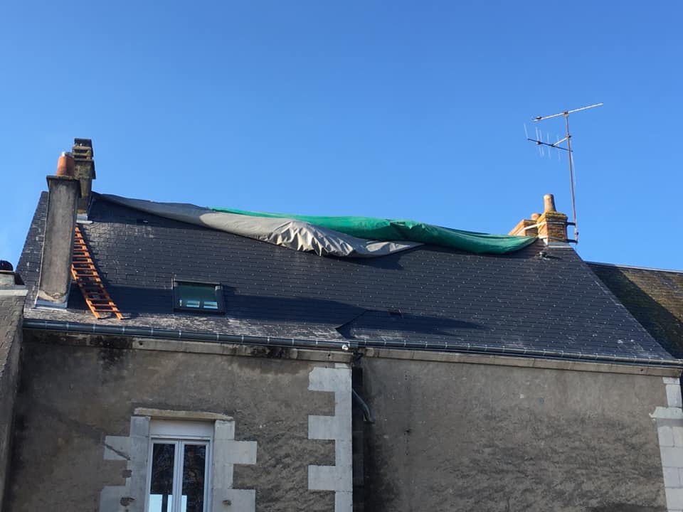 Toiture en ardoise chantier en cours
