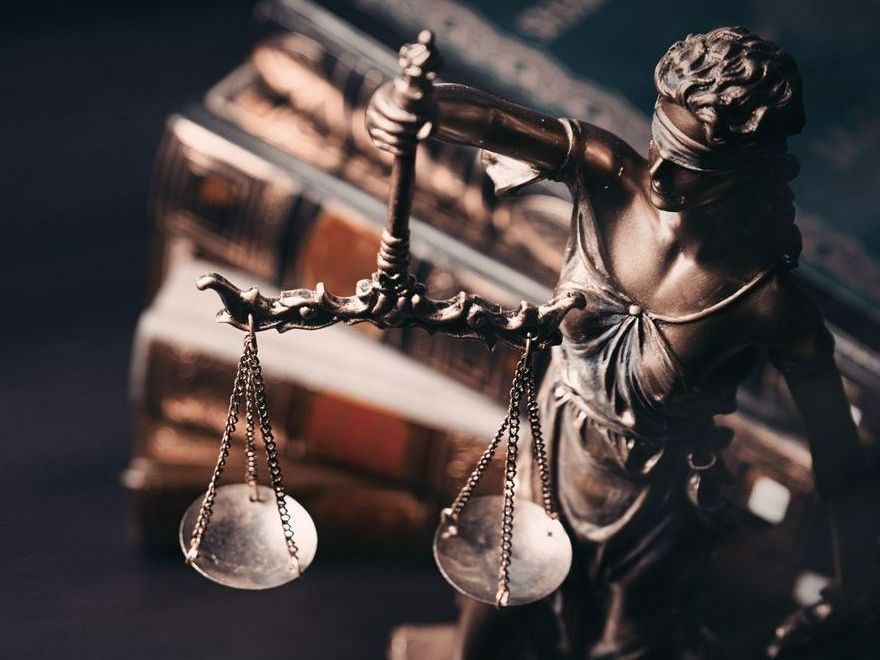 Buste en bronze représentant la justice