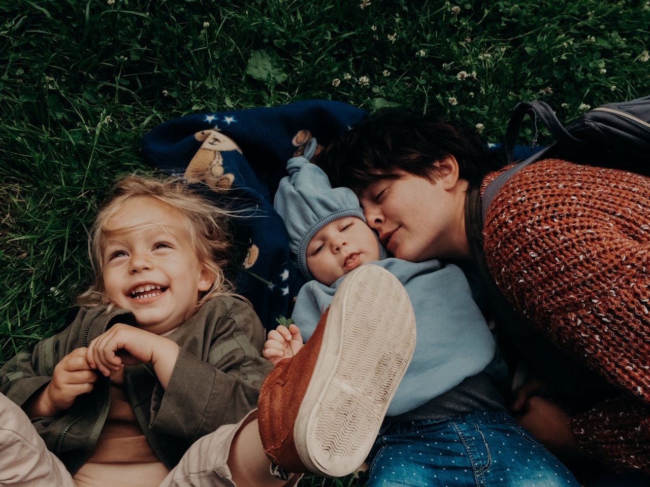 Famille dans un parc