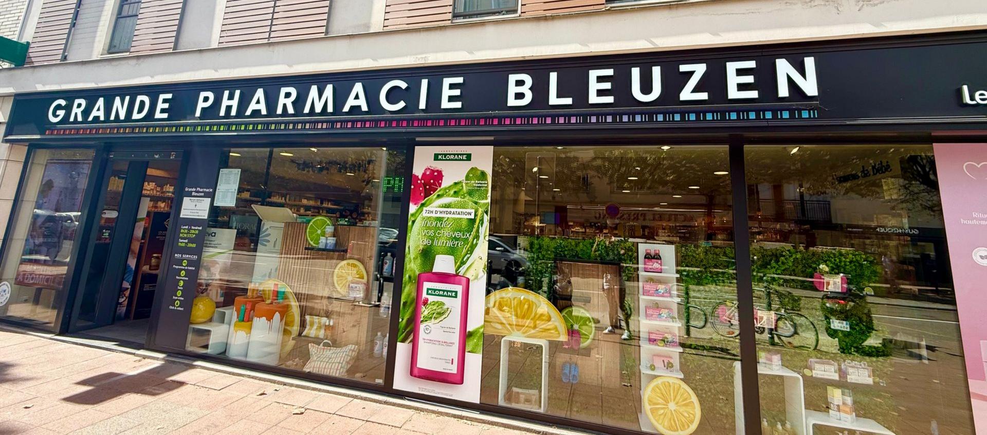 Enseigne de la Grande Pharmacie Bleuzen.