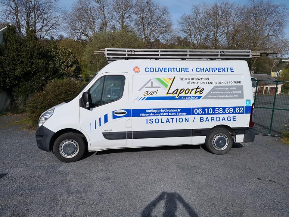 Le camion blanc de Laporte.