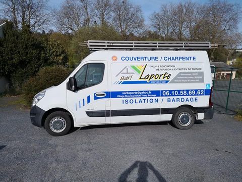 Le camion blanc de Laporte.