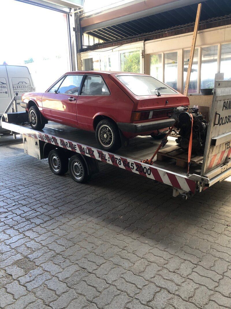 Auto in der Werkstatt, Foto der Carrosserie Fäh