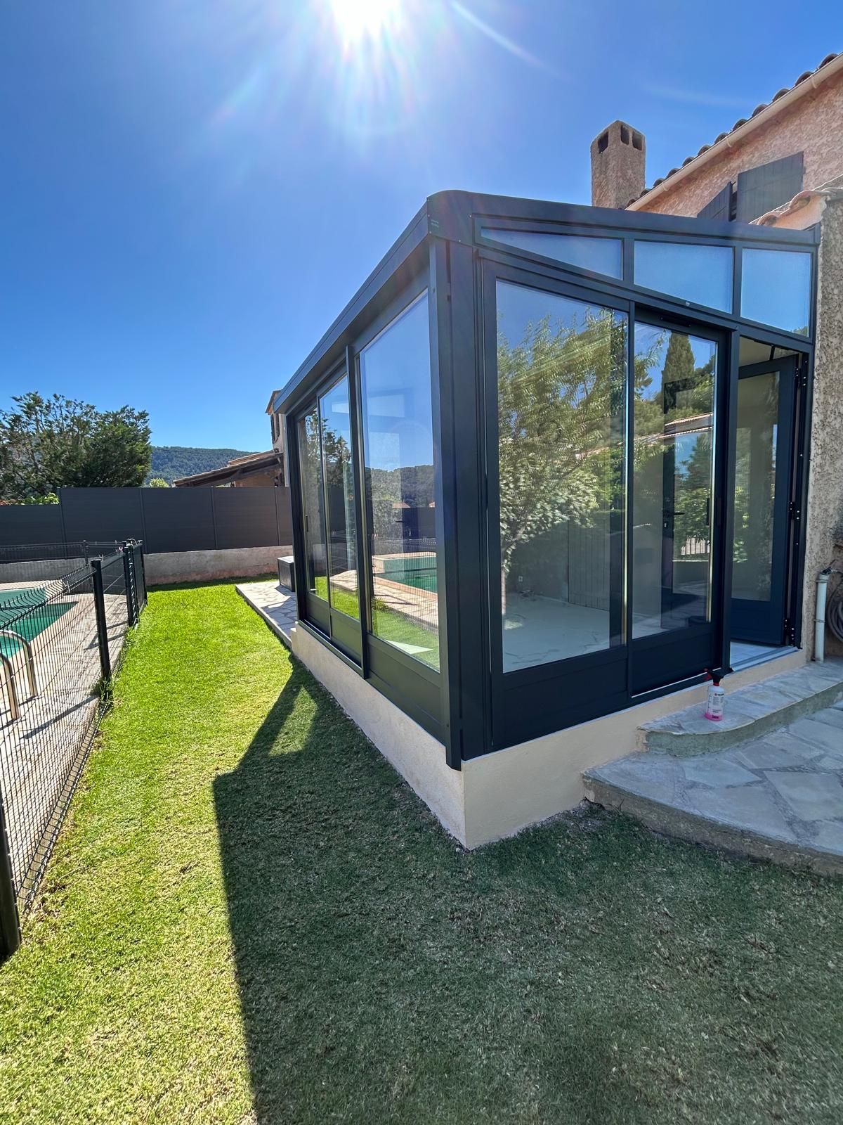 Véranda vue de l'intérieur