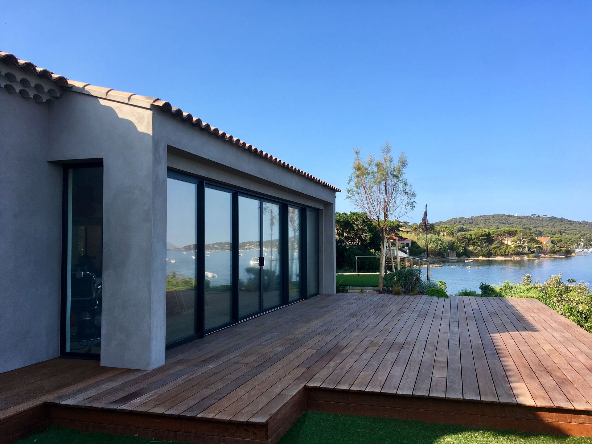 Grande baie vitrée en aluminium