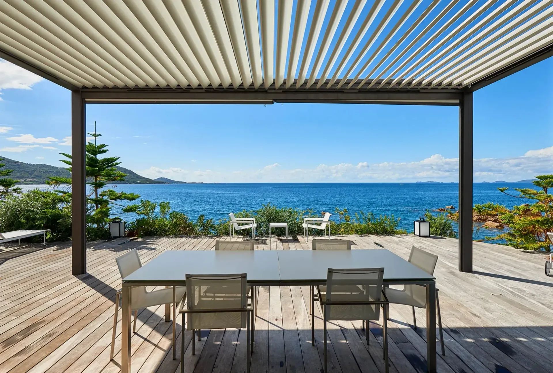 Pergola et vue sur la mer