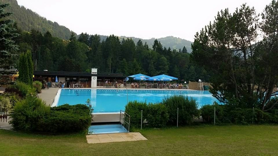 vue aérienne restaurant de la piscine