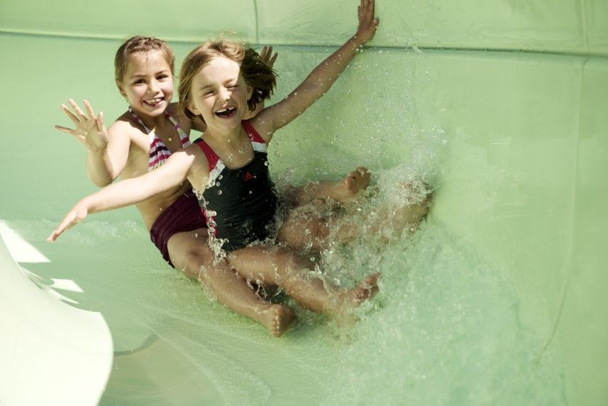 toboggan restaurant de la piscine