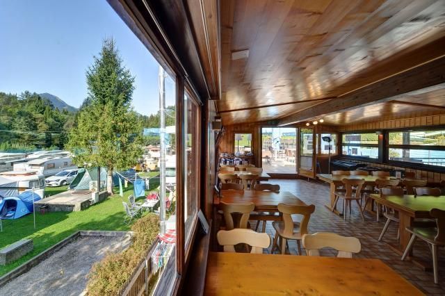 vue aérienne restaurant de la piscine