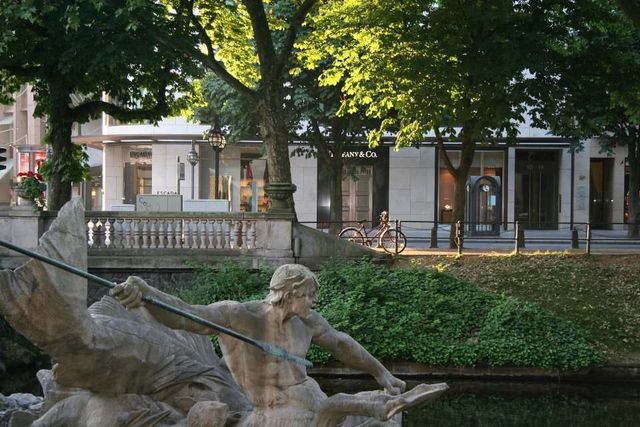 Schaufenster an der Königsallee in Düsseldorf