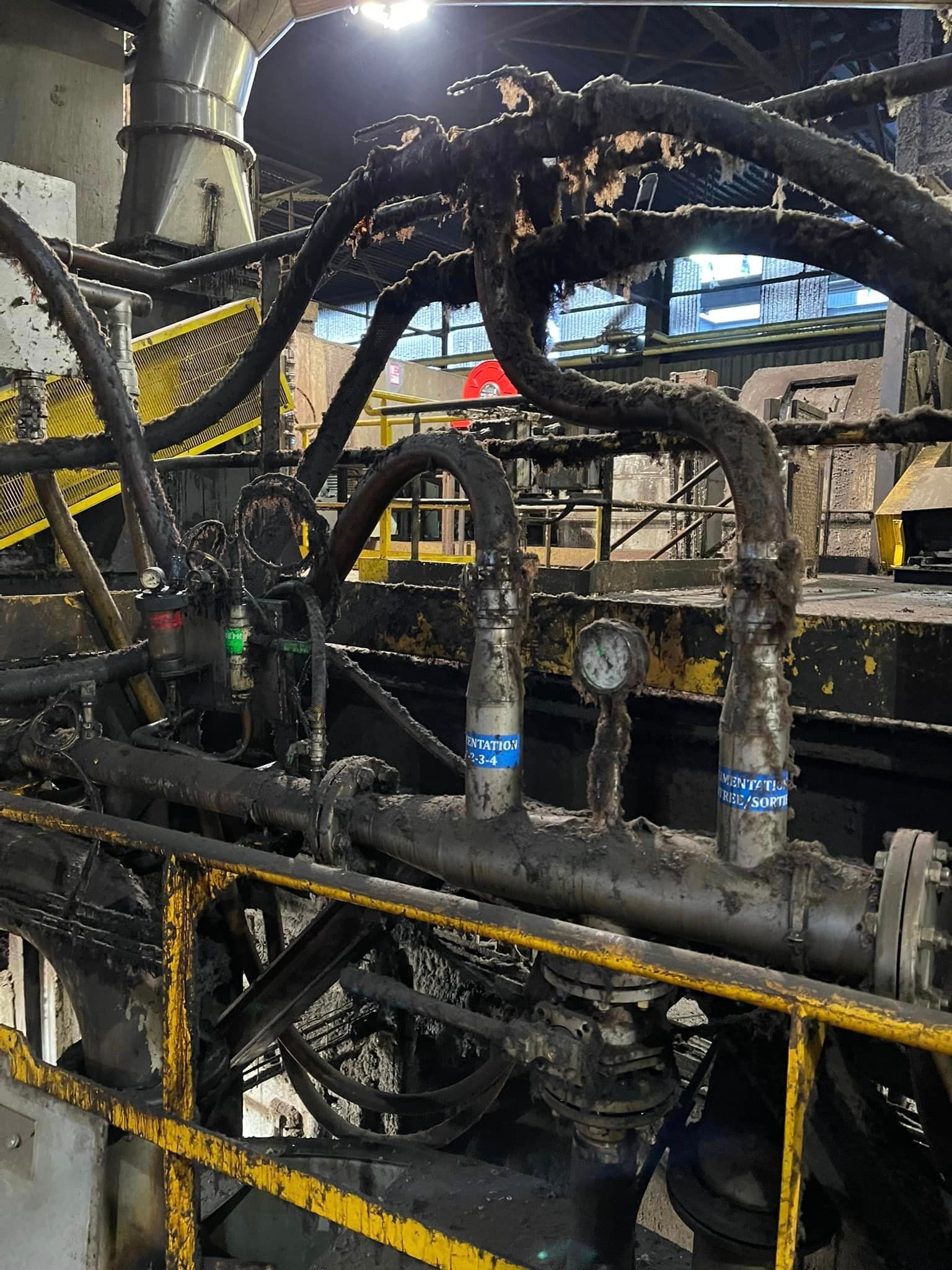 Machine industrielle avant nettoyage cryogénique.