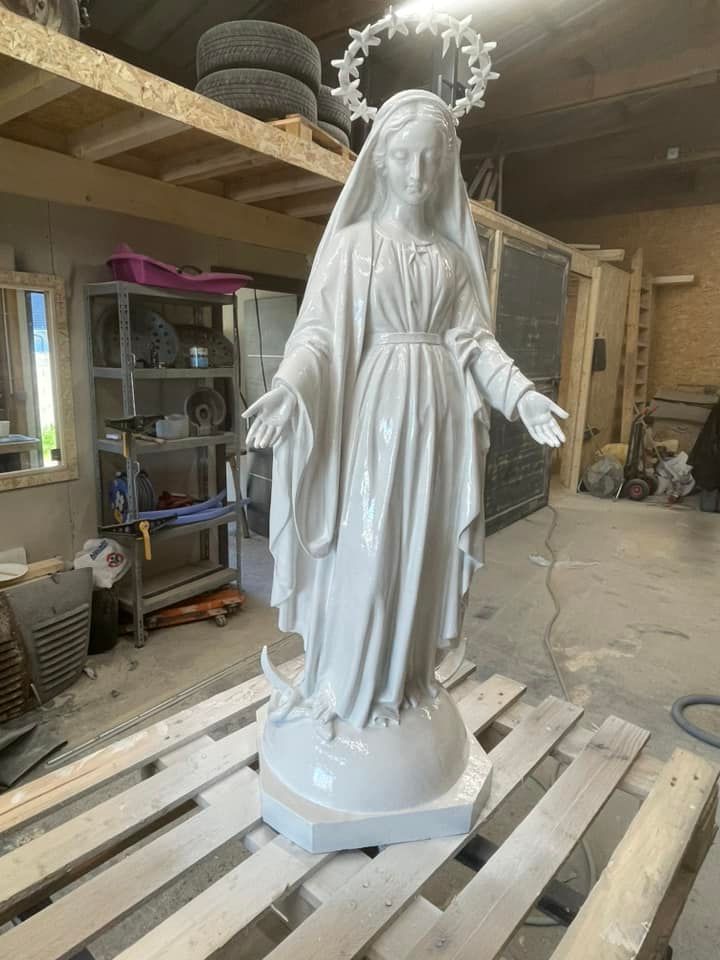 Statue de la vierge après l'aérogommage.